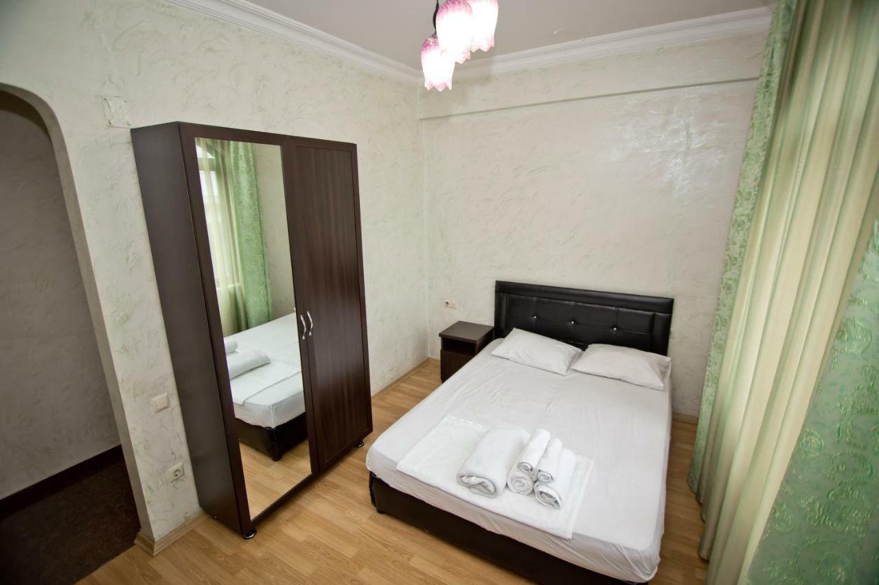 Vizit Hotel Batumi Eksteriør billede