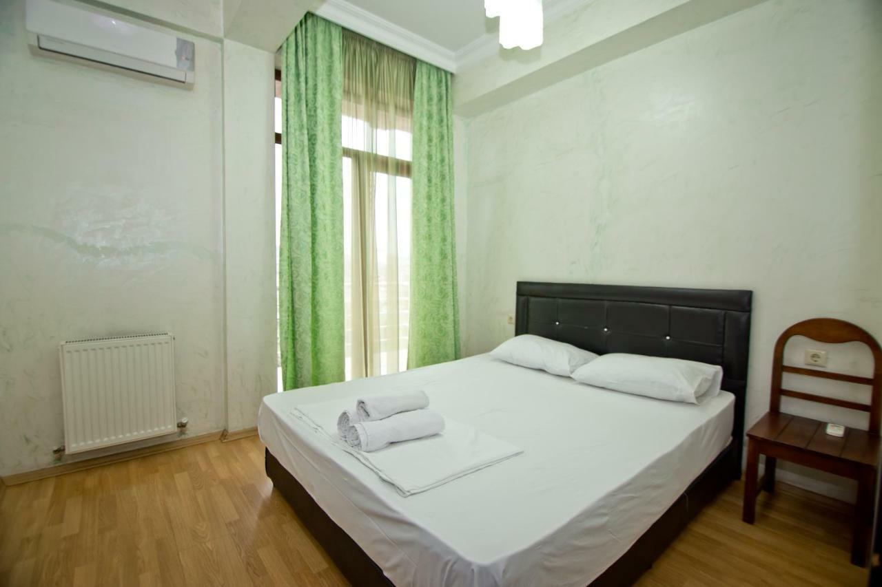 Vizit Hotel Batumi Eksteriør billede