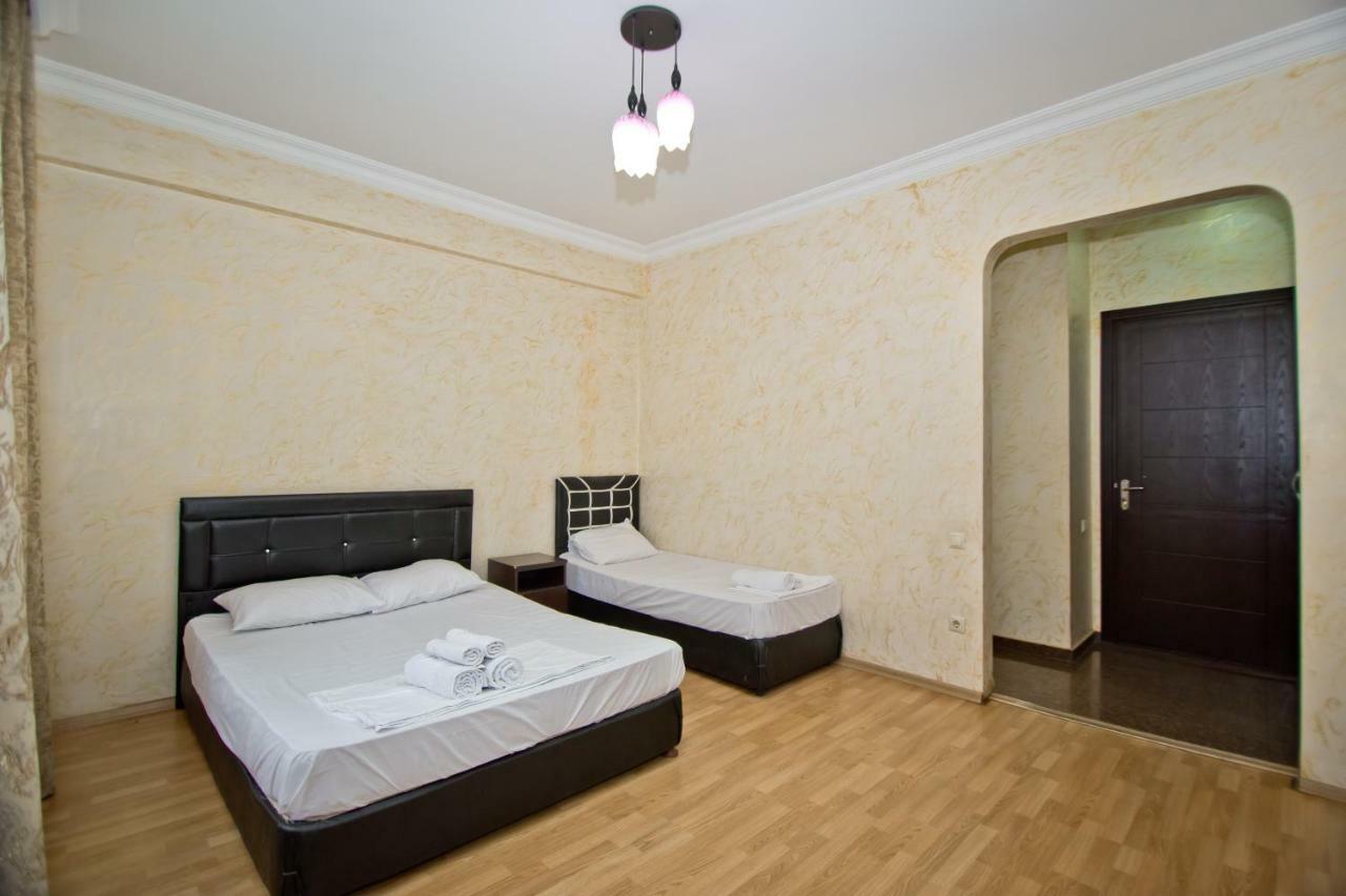 Vizit Hotel Batumi Eksteriør billede