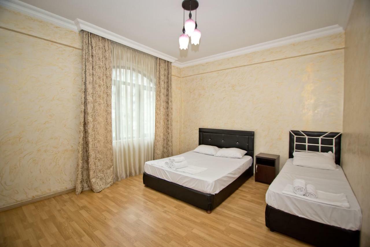 Vizit Hotel Batumi Eksteriør billede