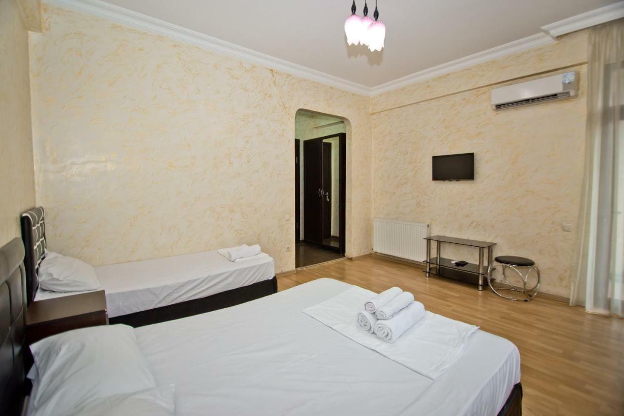 Vizit Hotel Batumi Eksteriør billede
