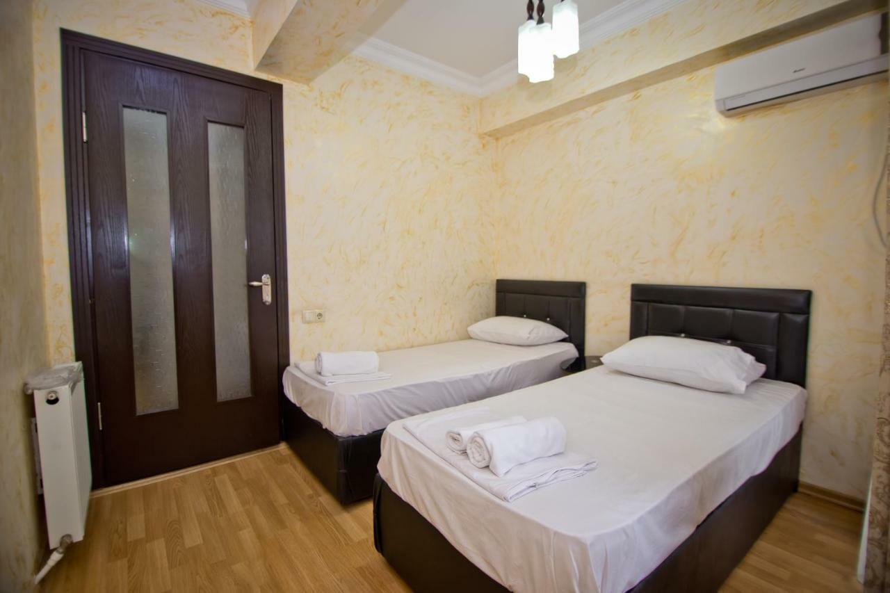 Vizit Hotel Batumi Eksteriør billede